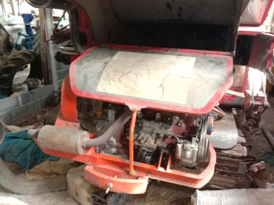 รถเกี่ยวอุ้มมินิเครื่องjo5c 0925856363