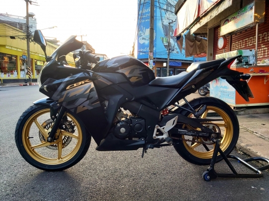 ขาย HONDA CBR150R ปี2017 เดิมๆ สียังสวย เครื่องดี ระบบไฟครบ พร้อมใช้งาน ทะเบียนครบ ราคา 36500 บาท ส่