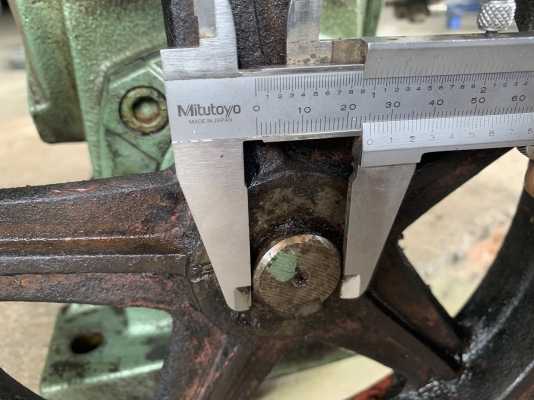 ขายหัวเกียร์ทดรอบ Bellpony made in Japan เบอร์ 100 ตัวใหญ่รับมอเตอร์ตั้งแต่ 5-15HP. ได้ครับ อัตราทด 1:50 สภาพสวย หมุนนิ่ม ทนงานหนักได้ดี พร้อมใช้งาน มี 2ตัว ราคาตัวละ 4,800 บาท