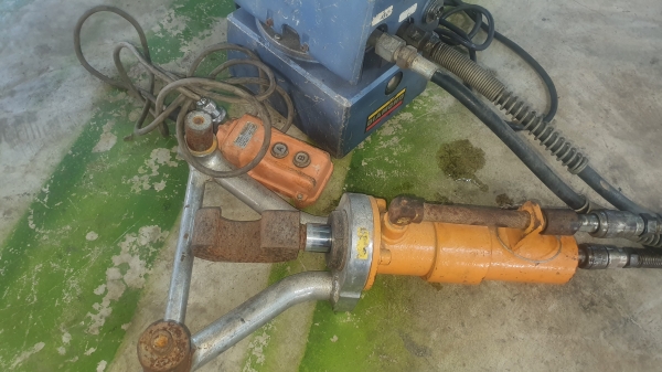เครื่องดัดเหล็กปัองอัอย 27500 บาท ไฟ 110 v