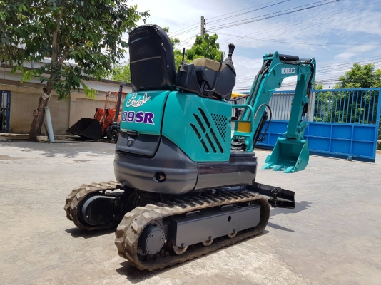 รถขุดเล็ก KOBELCO SK09SR (ขึ้นรถปิ๊คอัพได้)คอนโทลน้ำมันปั้มนิ้ว แทรคขยายได้ สูงสุด100CM หดสุด75CM สา