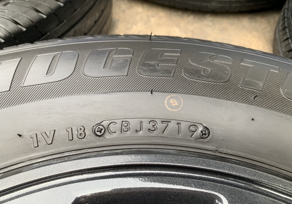 ล้อแม็ก 5รู114 Toyota Vigo Revo ขอบ 15 สีเทากัน พร้อมยางป้ายแดง 215-70-15 Bridgestone ปลายปี 19 สวยกริ๊บๆ ล้อแม็ก 5รู114 Toyota Vigo Revo ขอบ 15 สีเทากัน พร้อมยางป้ายแดง 215-70-15 Bridgestone ปลายปี 19 สวยกริ๊บๆ