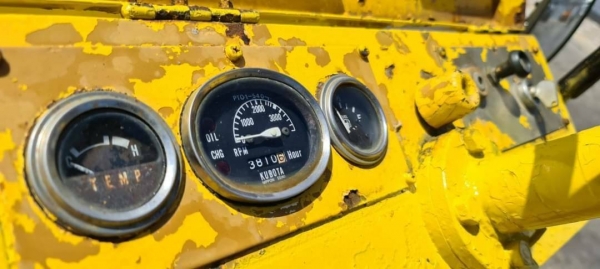 ขายด่วนลดกระหน่ำราคาพิเศษรถบดสตาร์ติดง่ายMETWAเอวอ่อนรุ่นใหม่รถบดสั้นสะเทือนพวงมาลัยเพาเวอร์.ขนาด 4 ตันหน้าหล็กหลังยางระบบทำงานดีสั้นสะเทือนไม่ได้เป็นรถนอกเพื่งนำเข้ามายังไม่เคยใช้งานในไทยเลย