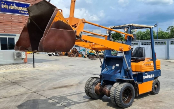 ขายด่วน165,000บาทรถตักโฟลิค โตต้า 5FG10ขนาด1ตันตัก1คิวยกสูง3เมตรเกียร์ธรรมดาเครื่องเบนซิน4สูบ4Yตัวใหม่ปั้มแรงเป็นเวท2.5ตันเป็นรถนอกเพื่งนำเข้ามายังไม่เคยใช้ในไทยเลย