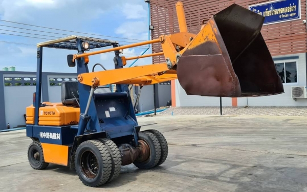 ขายด่วน165,000บาทรถตักโฟลิค โตต้า 5FG10ขนาด1ตันตัก1คิวยกสูง3เมตรเกียร์ธรรมดาเครื่องเบนซิน4สูบ4Yตัวใหม่ปั้มแรงเป็นเวท2.5ตันเป็นรถนอกเพื่งนำเข้ามายังไม่เคยใช้ในไทยเลย