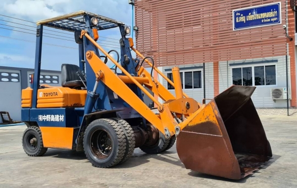 ขายด่วน165,000บาทรถตักโฟลิค โตต้า 5FG10ขนาด1ตันตัก1คิวยกสูง3เมตรเกียร์ธรรมดาเครื่องเบนซิน4สูบ4Yตัวใหม่ปั้มแรงเป็นเวท2.5ตันเป็นรถนอกเพื่งนำเข้ามายังไม่เคยใช้ในไทยเลย