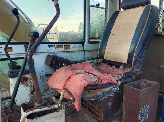 รถแบคโฮ  โคมัตสึ Pc60-5. 275000บาท ปั้มแรงๆ เครื่องดีมาก  แทรคใหม่2ข้าง สวยๆเดิมๆ แรงๆ  พร้อมใช้ เอกสารเล่มทะเบียนพร้อม     เปลี่ยนถ่ายของเหลวให้ใหม่ทั้งคัน  สนใจ0803839789  0940455869 ส่งฟรีไม่เกิน350กม.