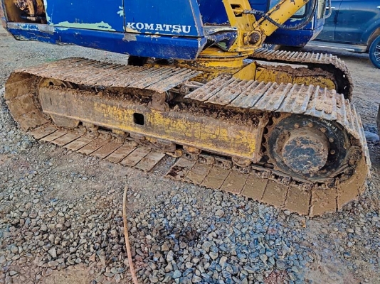 รถแบคโฮ  โคมัตสึ Pc60-5. 275000บาท ปั้มแรงๆ เครื่องดีมาก  แทรคใหม่2ข้าง สวยๆเดิมๆ แรงๆ  พร้อมใช้ เอกสารเล่มทะเบียนพร้อม     เปลี่ยนถ่ายของเหลวให้ใหม่ทั้งคัน  สนใจ0803839789  0940455869 ส่งฟรีไม่เกิน350กม.