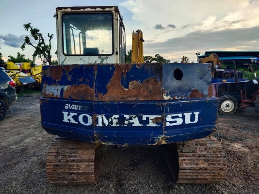 รถแบคโฮ  โคมัตสึ Pc60-5. 275000บาท ปั้มแรงๆ เครื่องดีมาก  แทรคใหม่2ข้าง สวยๆเดิมๆ แรงๆ  พร้อมใช้ เอกสารเล่มทะเบียนพร้อม     เปลี่ยนถ่ายของเหลวให้ใหม่ทั้งคัน  สนใจ0803839789  0940455869 ส่งฟรีไม่เกิน350กม.