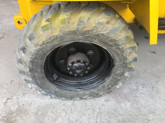 รถตักMITSUI HL803เก่านอกพร้อมใช้เครื่องดีปั๊มดีราคา125000บาทสนใจโทร0915195453