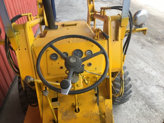 รถตักMITSUI HL803เก่านอกพร้อมใช้เครื่องดีปั๊มดีราคา125000บาทสนใจโทร0915195453