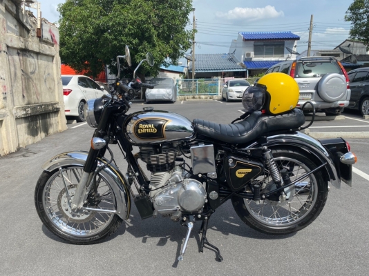 ???? Royal Enfield Classic 500 cc 2016 ????  ✅ เครื่องเดิมสนิท บิดมันๆ ✅ เปลี่ยนถ่ายน้ำมันเครื่องเรียบร้อย ✅ ระบบไฟติดทุกดวง ✅ ยางหน้าหลังใช้ได้อีกนาน ✅ วิ่ง 9000 กว่าโล ✅ เอกสาร พรบ ภาษี ครบ  ????สนใจติดต่อ สอบถามตามช่องทางด้านล่าง???? &mdash;&mdash;&mda