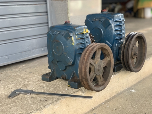 ขายหัวเกียร์ทดรอบ Bellpony made in Japan เบอร์ 80 กับ เบอร์ 70 อัตราทด 1:50 สภาพสวย หมุนนิ่ม ทนงานหนักได้ดี พร้อมใช้งาน