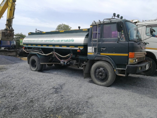 Hino 6 ล้อ บรรทุกของเหลว เครื่อง HO7C=180 แรงม้า บรรจได้ 8000 ลิตร