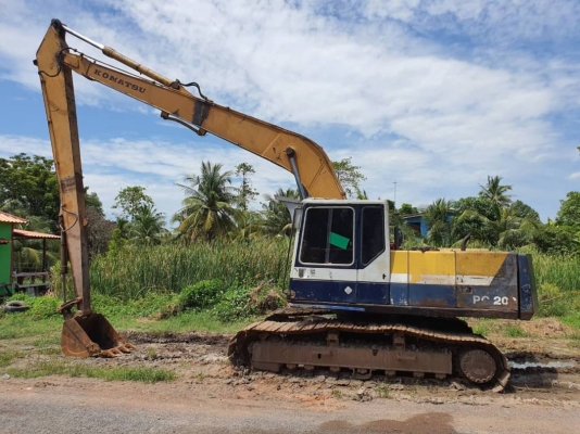 ขาย 695,000 บาท Komatsu PC200-5 ขาย 695,000 บาท Komatsu PC200-5