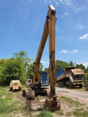 ขาย 695,000 บาท Komatsu PC200-5 ขาย 695,000 บาท Komatsu PC200-5