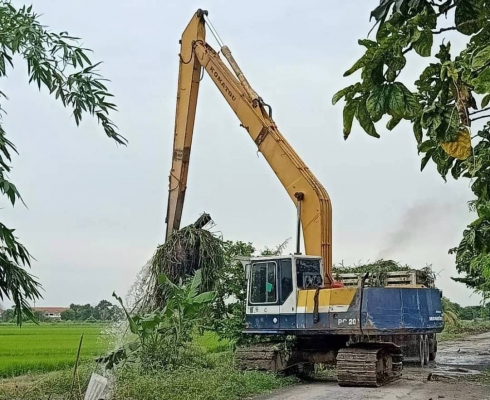 ขาย 695,000 บาท Komatsu PC200-5