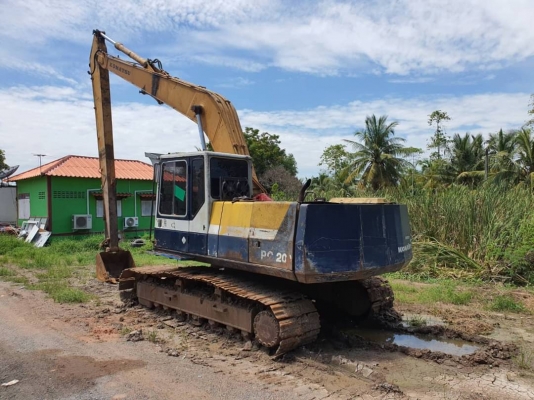 ขาย 695,000 บาท Komatsu PC200-5