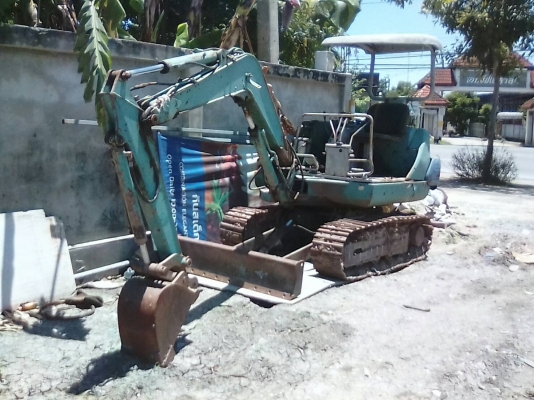 รถจกน้อย komatsu pc20-7 มีดันหน้า  เครื่องดี ปั้มดี เอวแน่นๆ สวยพร้อมใช้ ราคากันเอง