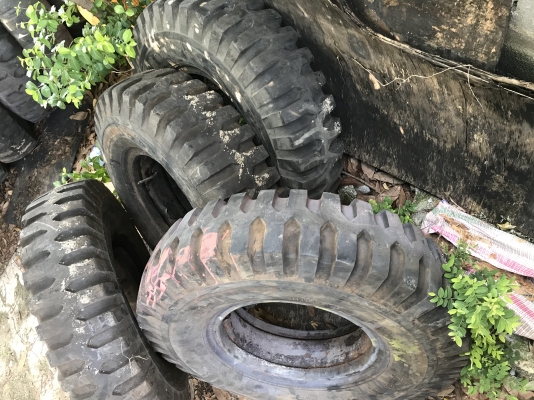 ยาง 900-16 ขอบ16 สวยๆ ชุดนี้ ลดราคาเหลือ 4900 บาท