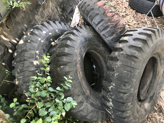 ยาง 900-16 ขอบ16 สวยๆ ชุดนี้ ลดราคาเหลือ 4900 บาท