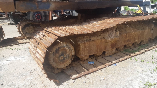 ขายรถแบคโฮ KOMATSU PC200-3 ขายรถแบคโฮ KOMATSU PC200-3