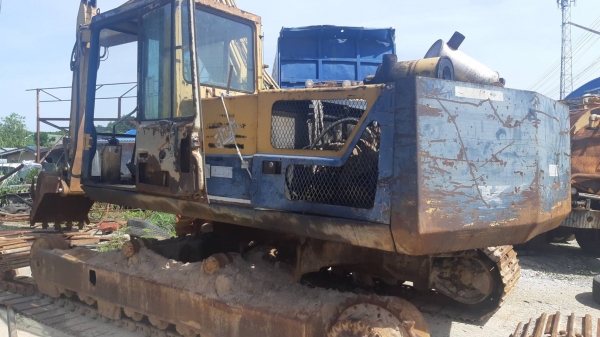 ขายรถแบคโฮ KOMATSU PC200-3 ขายรถแบคโฮ KOMATSU PC200-3
