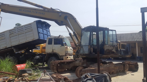 ขายรถแบคโฮ KOMATSU PC200-3