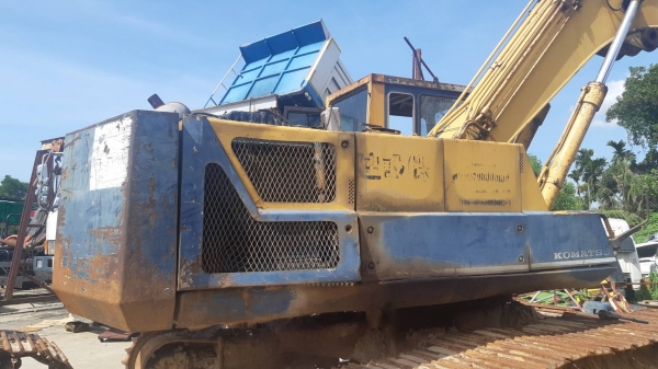 ขายรถแบคโฮ KOMATSU PC200-3 ขายรถแบคโฮ KOMATSU PC200-3