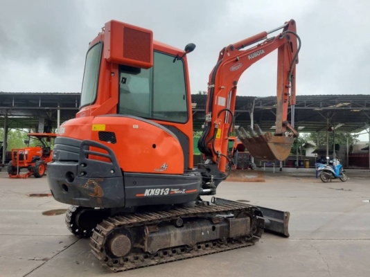 มาแล้วจ้ารถขุด คูโบต้ารุ่น Kx91-3sxตู้แอร์  ราคาขายสด 770,000 บาท ดาวน์ได้จ้า ดาวน์  220,000 บาท 089-0111624 เฮียเลี้ยงจ้า  สนใจโทรเลยจ้า สอบถามหรือสามารถมาดูที่ร้านเราได้จ้า