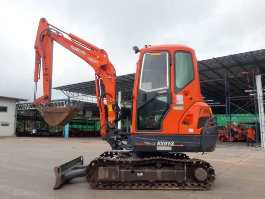 มาแล้วจ้ารถขุด คูโบต้ารุ่น Kx91-3sxตู้แอร์  ราคาขายสด 770,000 บาท ดาวน์ได้จ้า ดาวน์  220,000 บาท 089-0111624 เฮียเลี้ยงจ้า  สนใจโทรเลยจ้า สอบถามหรือสามารถมาดูที่ร้านเราได้จ้า