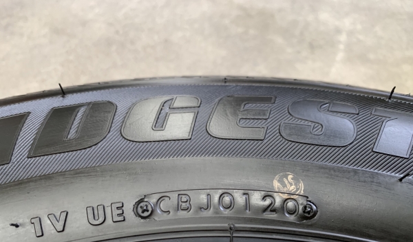 ยางป้ายแดง 215-65-16 Bridgestone ปี 20 สวยกริ๊บ ใส่กับรถกระบะตัวเตี้ยได้ทุกรุ่น ยางป้ายแดง 215-65-16 Bridgestone ปี 20 สวยกริ๊บ ใส่กับรถกระบะตัวเตี้ยได้ทุกรุ่น