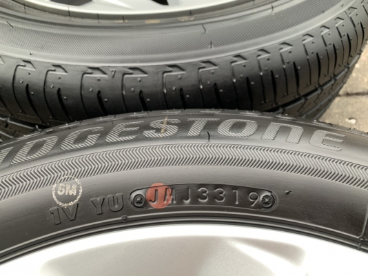 ล้อแม็กป้ายแดง Honda New Jazz ตัวรองท็อป ขอบ 15 พร้อมยางใหม่ป้ายแดง 175-65-15 Bridgestone ปลายปี 19 สวยกริ๊บ ล้อแม็กป้ายแดง Honda New Jazz ตัวรองท็อป ขอบ 15 พร้อมยางใหม่ป้ายแดง 175-65-15 Bridgestone ปลายปี 19 สวยกริ๊บ