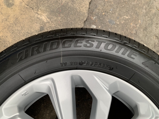 ล้อแม็กป้ายแดง Honda New Jazz ตัวรองท็อป ขอบ 15 พร้อมยางใหม่ป้ายแดง 175-65-15 Bridgestone ปลายปี 19 สวยกริ๊บ ล้อแม็กป้ายแดง Honda New Jazz ตัวรองท็อป ขอบ 15 พร้อมยางใหม่ป้ายแดง 175-65-15 Bridgestone ปลายปี 19 สวยกริ๊บ