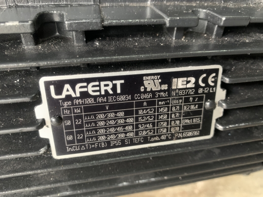 ขายปั๊มแวคคั่มสุญญากาศ Trivac 3HP. 380V made in USA. สภาพสวยใหม่มาก หมุนนิ่ม ดูดแรง มีกรองสแตนเลส และอุปกรณ์ต่อมาด้วยครับ( มีตำหนิ 1ตัวครับ ) พร้อมใช้งาน มี 2ตัวครับ ราคาตัวละ 19,500 บาท ครับ