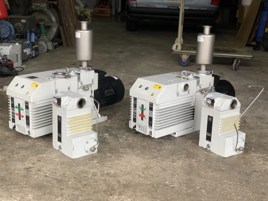 ขายปั๊มแวคคั่มสุญญากาศ Trivac 3HP. 380V made in USA. สภาพสวยใหม่มาก หมุนนิ่ม ดูดแรง มีกรองสแตนเลส และอุปกรณ์ต่อมาด้วยครับ( มีตำหนิ 1ตัวครับ ) พร้อมใช้งาน มี 2ตัวครับ ราคาตัวละ 19,500 บาท ครับ