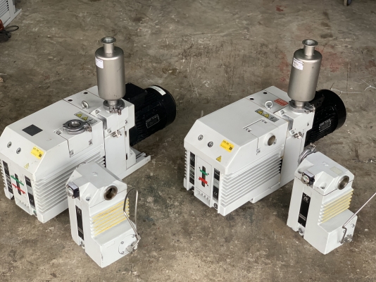 ขายปั๊มแวคคั่มสุญญากาศ Trivac 3HP. 380V made in USA. สภาพสวยใหม่มาก หมุนนิ่ม ดูดแรง มีกรองสแตนเลส และอุปกรณ์ต่อมาด้วยครับ( มีตำหนิ 1ตัวครับ ) พร้อมใช้งาน มี 2ตัวครับ ราคาตัวละ 19,500 บาท ครับ