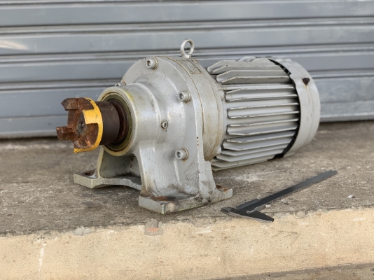 ขายมอเตอร์เกียร์ Cycrodrive Sumitomo 3HP. 380V อัตราทด 1:35 เพลาออกประมาณ 41 รอบต่อนาที สภาพสวยเดิมๆ หมุนนิ่ม พร้อมใช้งาน