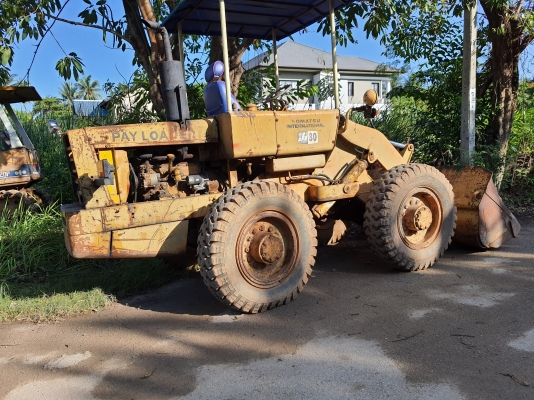 ⭐รถตักล้อยางKomatsu JS30 รรถสภาพดี สีเดิม เครื่อง้กียรแห้งไม่เยิ้ม เบรคดี พร้อมใช้ เจ้าของขายเอง