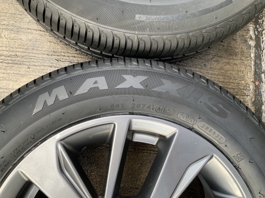 ล้อแม็ก Nissan Almera Sportech ขอบ 15 พร้อมยางป้ายแดง 175-65-15 Maxxis ปี 20 สภาพสวย
