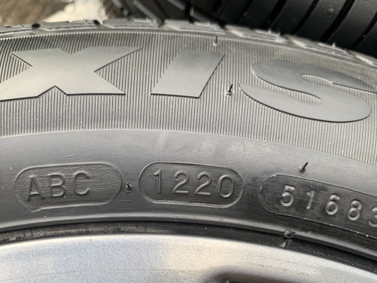ล้อแม็ก Nissan Almera Sportech ขอบ 15 พร้อมยางป้ายแดง 175-65-15 Maxxis ปี 20 สภาพสวย