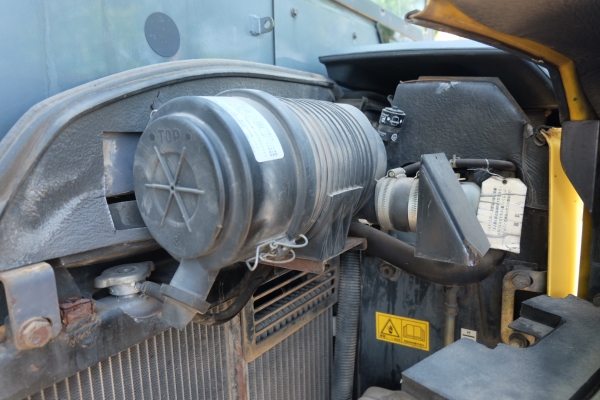 รถขุด komatsu pc30mr-2 นำเข้าญี่ปุ่นไม่เคยใช้ในไทย โทร 086-1602189