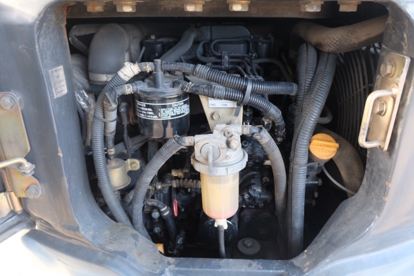 รถขุด komatsu pc30mr-2 นำเข้าญี่ปุ่นไม่เคยใช้ในไทย โทร 086-1602189