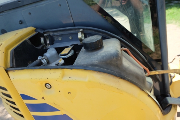 รถขุด komatsu pc30mr-2 นำเข้าญี่ปุ่นไม่เคยใช้ในไทย โทร 086-1602189