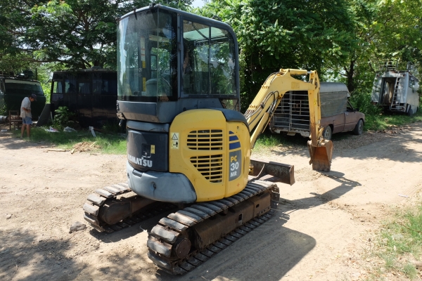 รถขุด komatsu pc30mr-2 นำเข้าญี่ปุ่นไม่เคยใช้ในไทย โทร 086-1602189 รถขุด komatsu pc30mr-2 นำเข้าญี่ปุ่นไม่เคยใช้ในไทย โทร 086-1602189