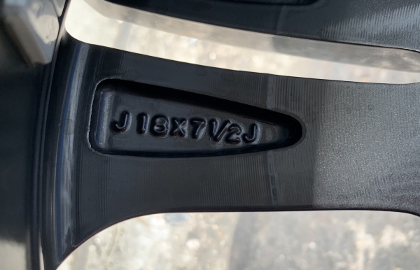 ล้อแม็กป้ายแดง Mitsu Triton Athlete รุ่นใหม่ล่าสุด ขอบ 18 สวยกริ๊บ สีดำแท้จากศูนย์ ล้อแม็กป้ายแดง Mitsu Triton Athlete รุ่นใหม่ล่าสุด ขอบ 18 สวยกริ๊บ สีดำแท้จากศูนย์