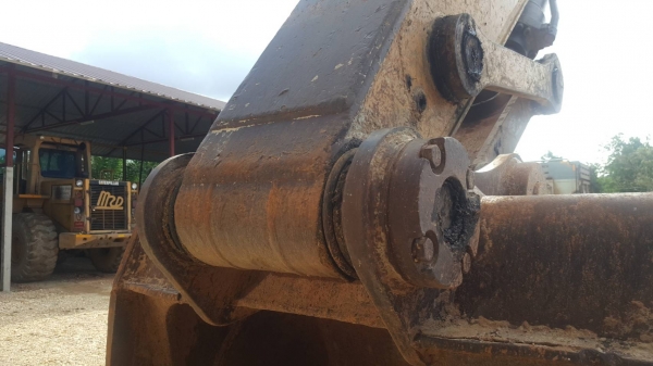 ขายรถขุด CAT 320D รถทำงานขุดดิน ลอกคลอง ประมาณ 3000 ชม.