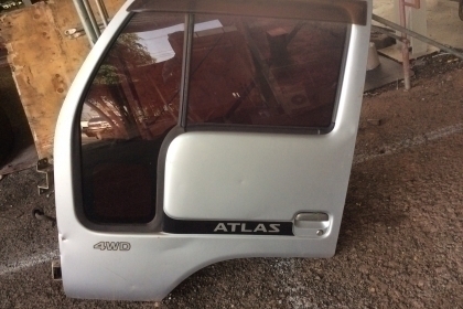 ประตู NISSAN ALLAS ข้างซ้าย กระจกไฟฟ้า ขาย 4,500 บาท (ศุภากร 081-1903107 , 081-4252943)