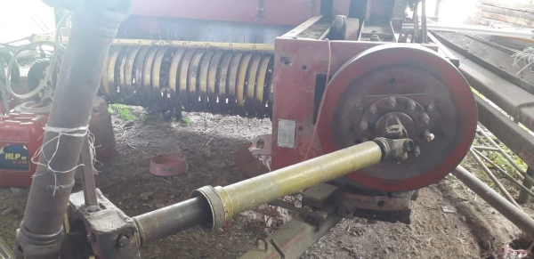 ขายเครื่องอัดฟางนิวฮอลแลนด์สนใจโทรเลย 0610685154-0939148049