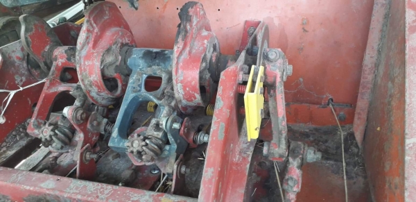 ขายเครื่องอัดฟางนิวฮอลแลนด์สนใจโทรเลย 0610685154-0939148049